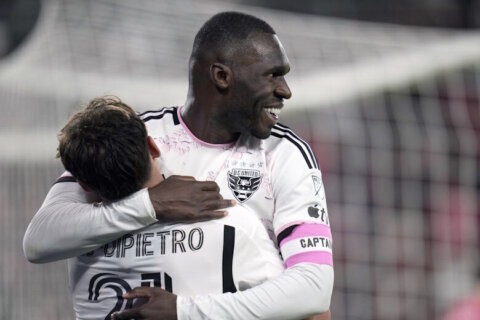 Christian Benteke signs contract extension that keeps him with D.C. United through at least 2025