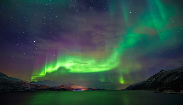 November 7, 2013  Image Credit & Copyright: Anders Hanssen