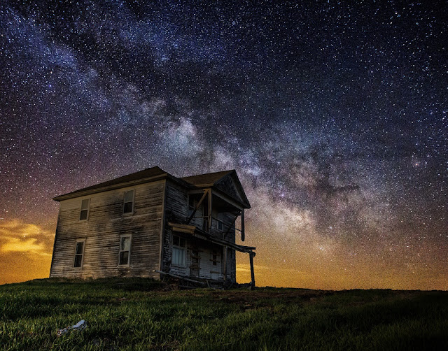  November 13, 2013  Image Credit & Copyright: Aaron Groen﻿