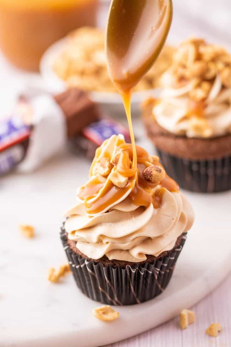 Snickers Cupcakes