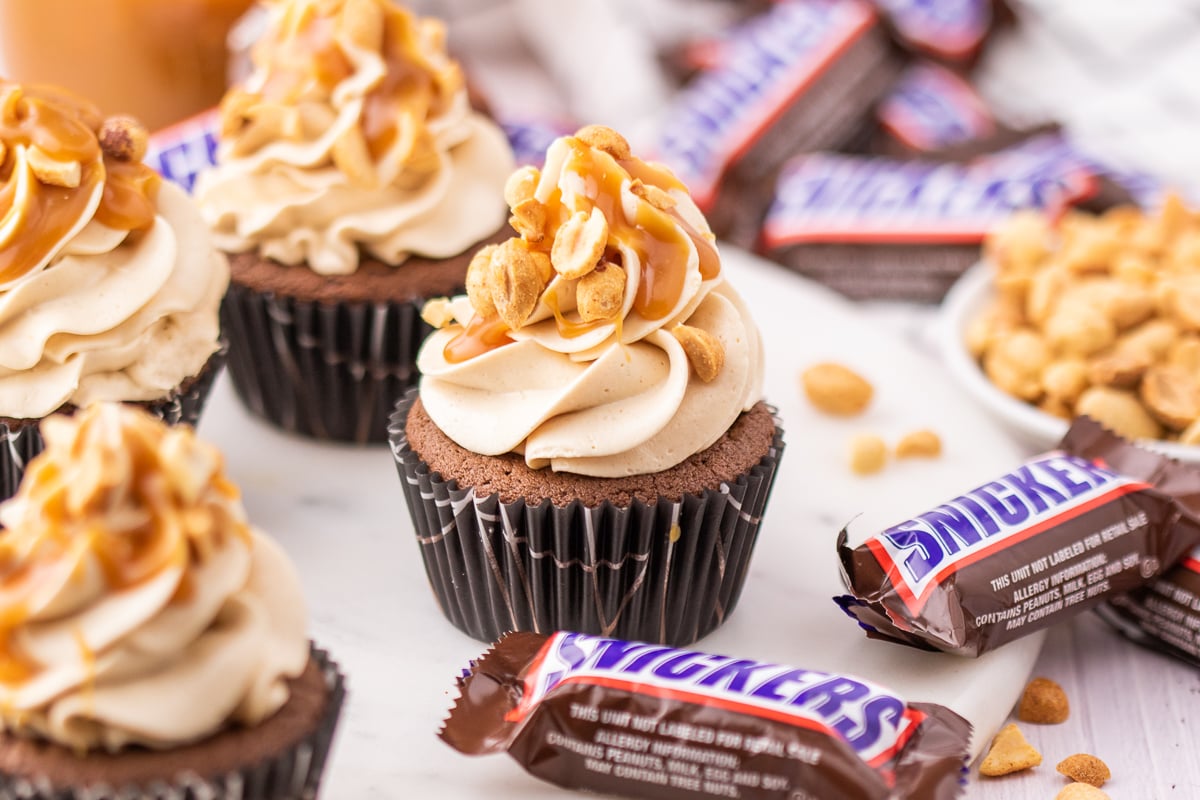 Snickers Cupcakes