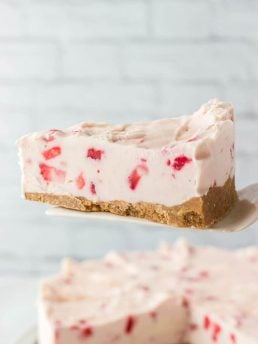 No bake strawberry cheesecake slice.