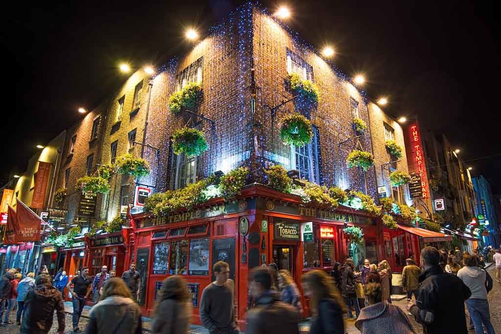 Temple Bar ist Dublins Kulturviertel mit einem munteren Nachtleben