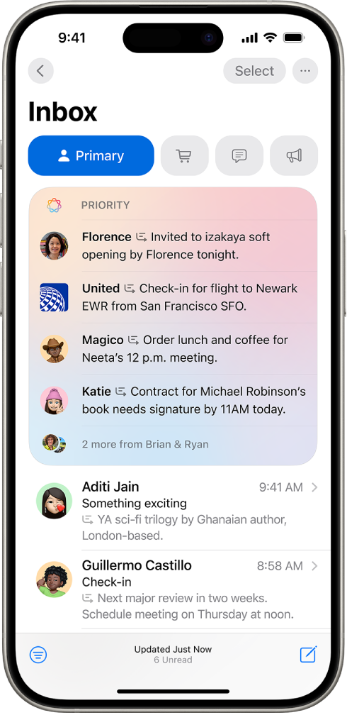 جهاز iPhone يعرض قسم الرسائل ذات الأولوية في الجزء العلوي من الشاشة، مع رسائل البريد الإلكتروني العاجلة في الجزء العلوي. تظهر رسالتان ملخصتان في أسفل الشاشة.