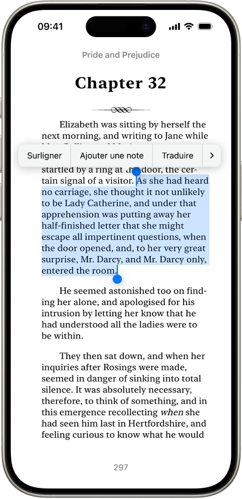 Une page d’un livre dans l’app Livres. Une partie du texte de la page est sélectionnée. Les commandes Surligner, « Ajouter une note » et Traduire se trouvent au-dessus du texte sélectionné.