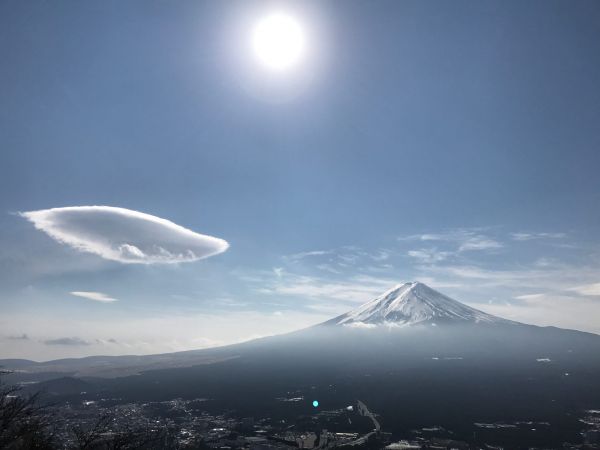 Wolke, Himmel, Atmosphäre, Berg, Atmosphärisches Phänomen, Sonnenlicht