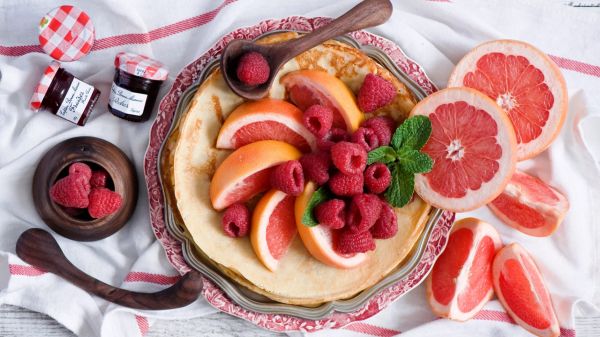 pannekaker,karneval,frokost,grapefrukt,bringebær,Syltetøy