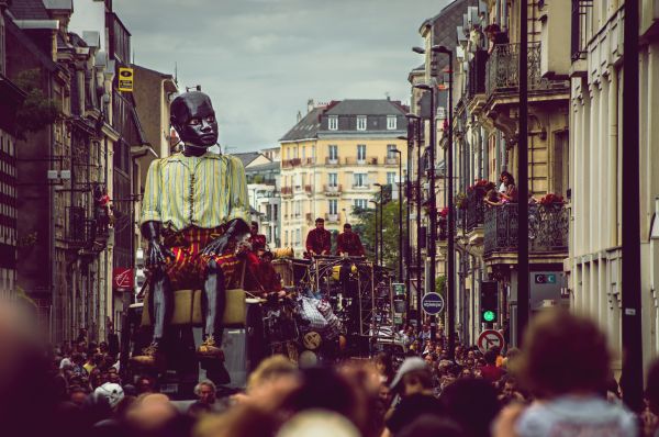 calle,ciudad,cielo,gente,Francia,edificio