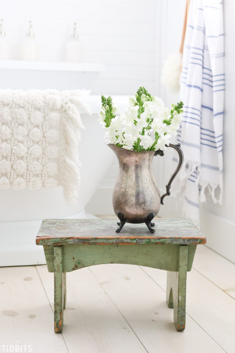 Cottage Farmhouse Spring Bathroom Refresh