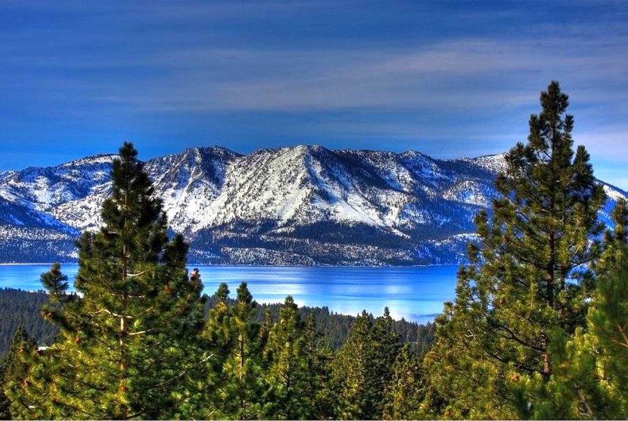 Miễn phí và đầy màu sắc, hình nền Hồ Lake Tahoe sẽ mang đến cho bạn không gian làm việc hoàn hảo. Tải ngay hình nền Hồ Lake Tahoe miễn phí để cho ngày làm việc của bạn thêm tươi sáng và đầy năng lượng.