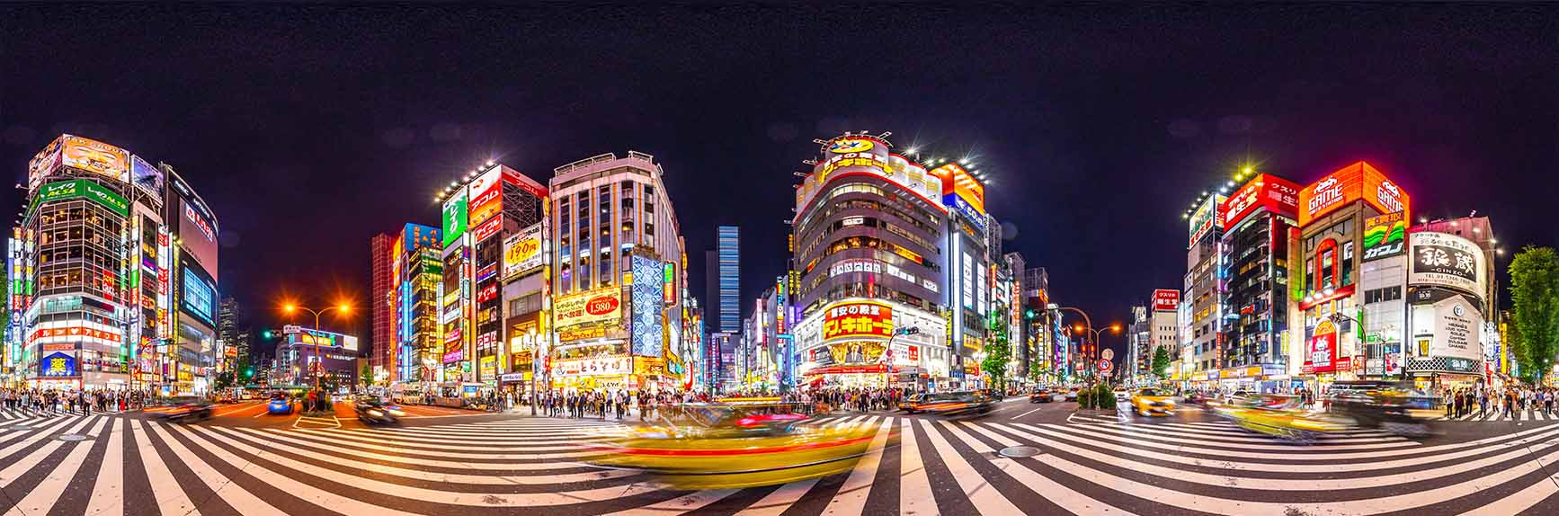 Attraversamento di Shinjuku di Notte