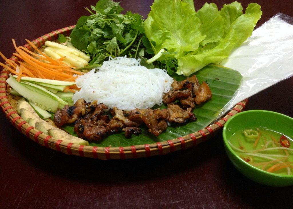 Banh uot thit nuong