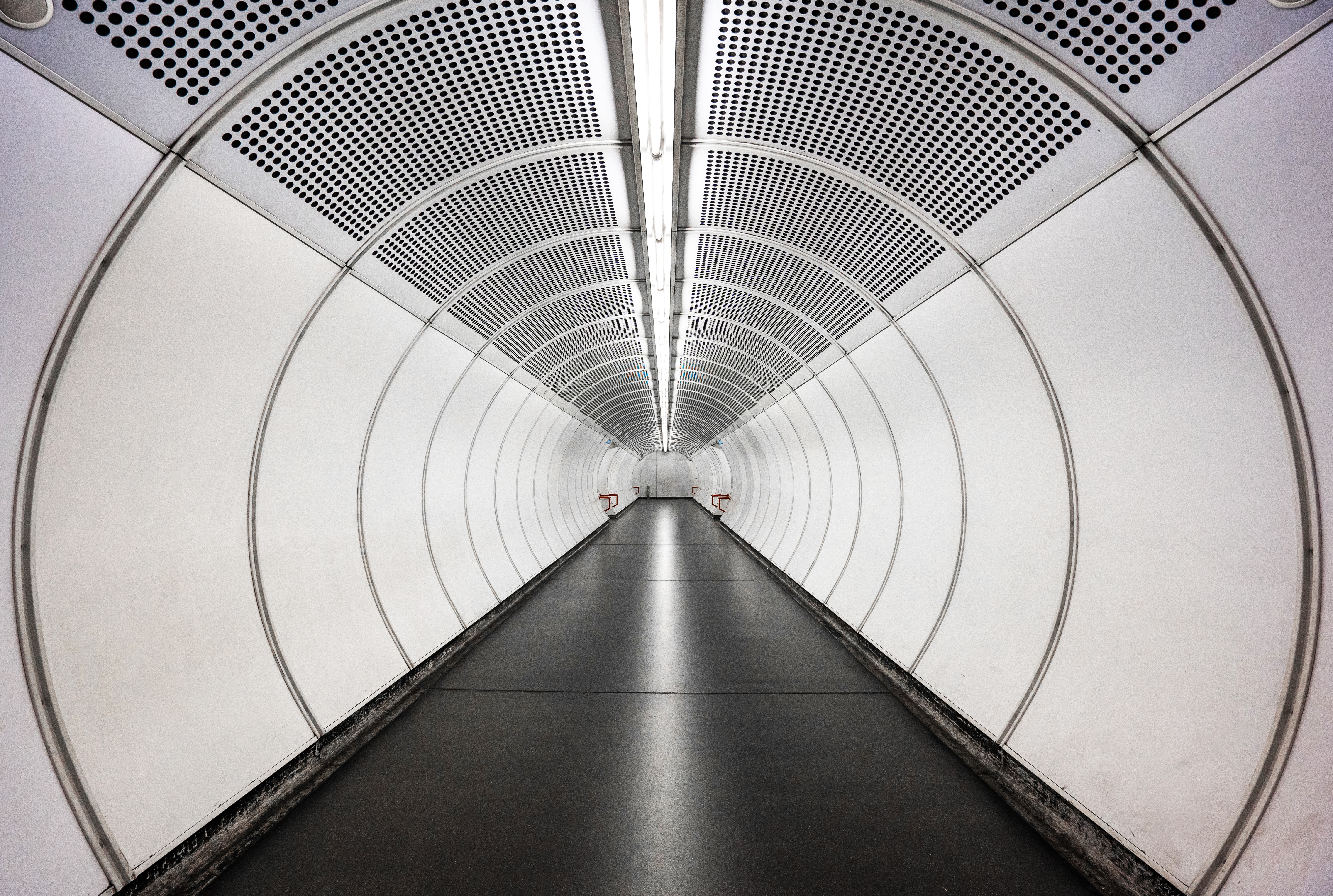 105044 télécharger l'image blanc, divers, couloir, corridor, tunnel - fonds d'écran et économiseurs d'écran gratuits