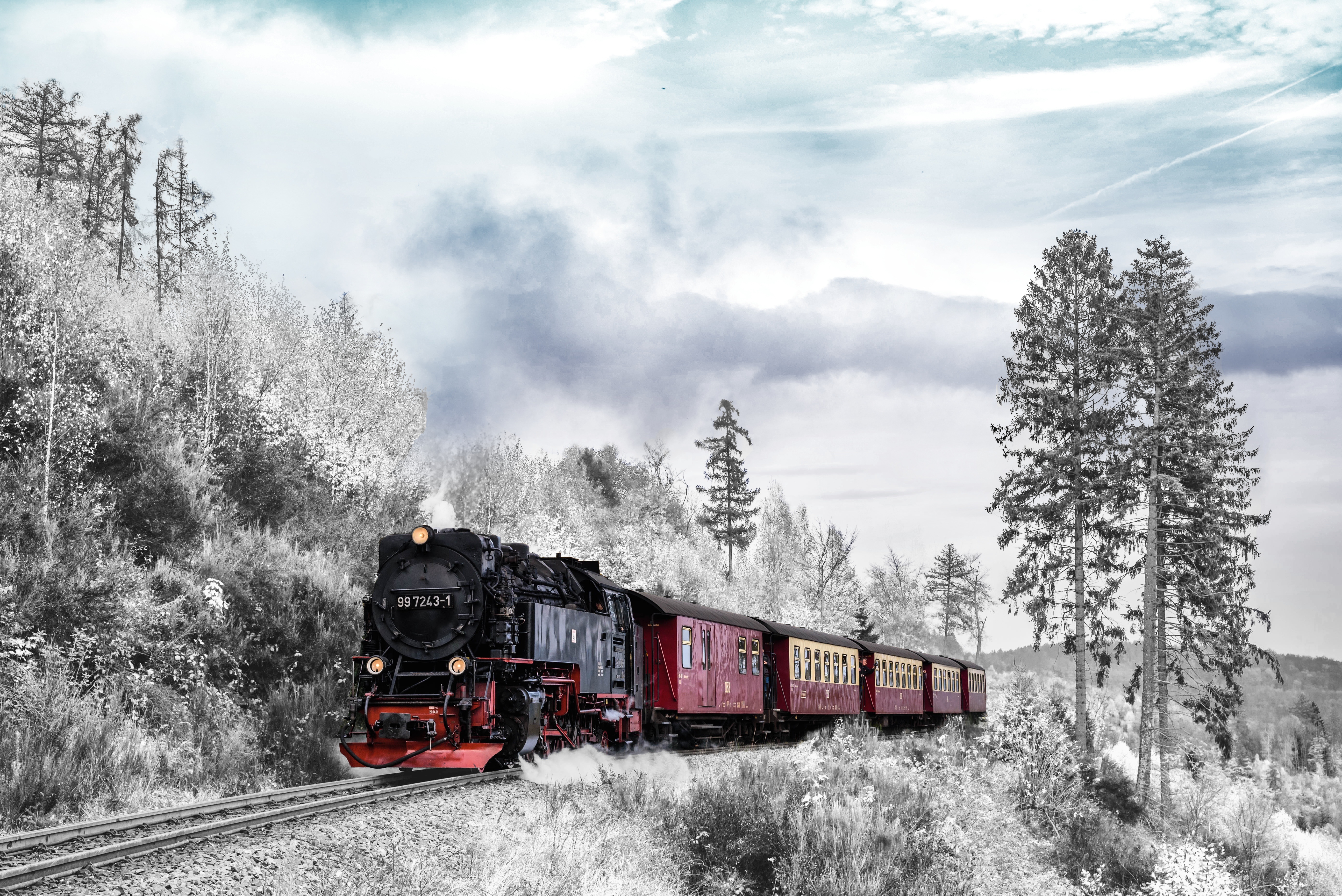 134324 télécharger l'image neige, un train, divers, train, forêt, hiver, chemin de fer - fonds d'écran et économiseurs d'écran gratuits