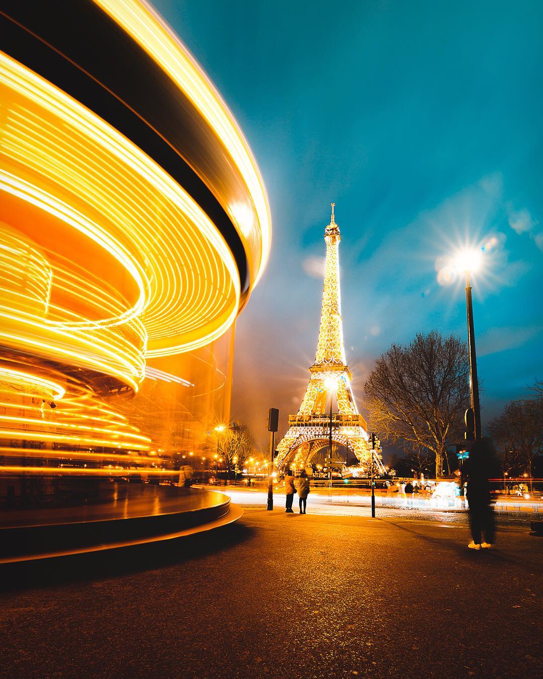 eiffel tower from carousel