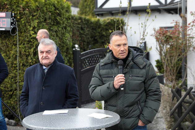 NRW Minister of the Interior Herbert Reul opened the 2022 biker season ...