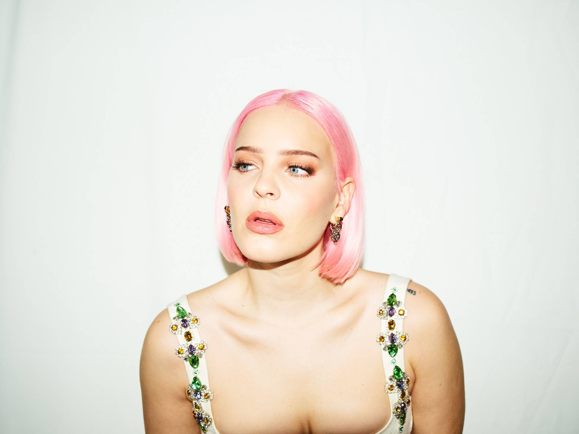 Anne Marie Pink Hair Wallpaper