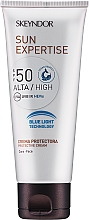 Zaštitna krema za lice Skeyndor Sun Expertise High Protective Cream SPF50