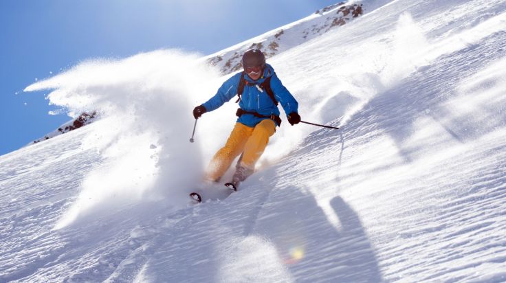 Heftiger Skiunfall in Österreich – Opfer (17) schwer verletzt, Täter haut einfach ab