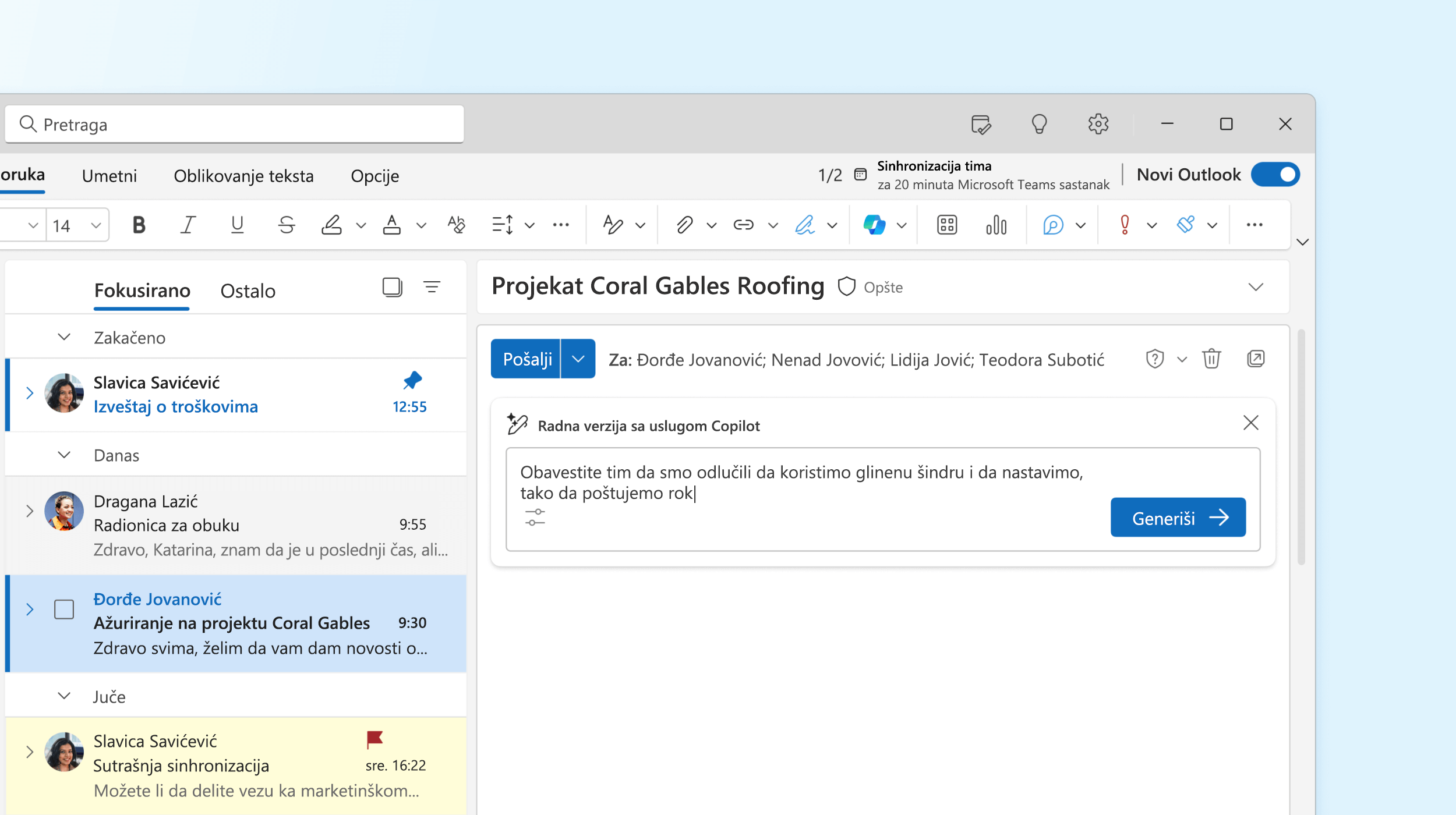 Snimak ekrana prikazuje kako Copilot sastavlja radnu verziju e-poruke u programu Outlook.