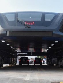 Elevated Bus Goes For A Test Drive In China