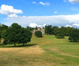 Der Balloch Castle Country Park und Loch Lomond