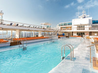 Mein Schiff 6 - Pool Deck