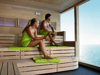 Mein Schiff 6 - Sauna mit Blick auf das Meer