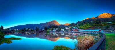 Bild Abendliche Landschaft mit Bergen