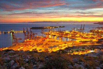 Bild Europäischer Hafen bei Nacht