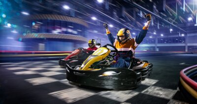 Bild Gokarts an der Ziellinie