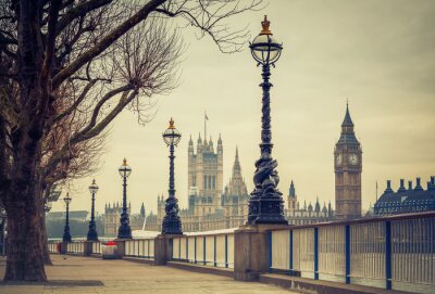 London Spaziergang in der Nähe von Big Ben