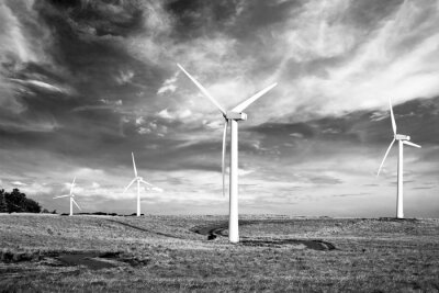 Schwarz-weiße Windräder