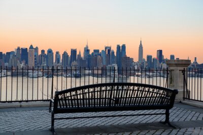 Bank mit Blick auf New York