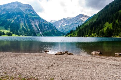 Fototapete Berge an einem bewölkten Tag