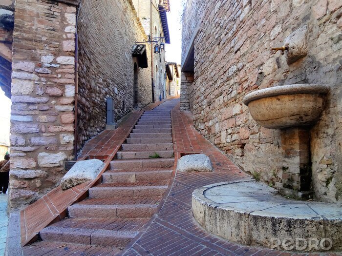 Fototapete Gasse mit Treppen zwischen Mauern