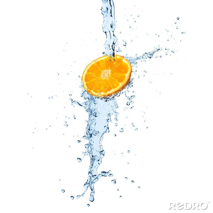 Fototapete Orangenscheibe mit Wasser begossen