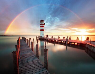 Regenbogen über Leuchtturm