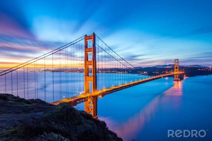 Fototapete Rote lange Brücke