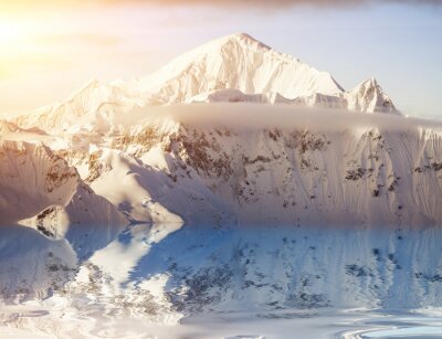 Fototapete Schneebedeckte Berge am See