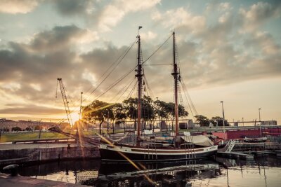 Fototapete Segelboot vor der katalanischen Küste