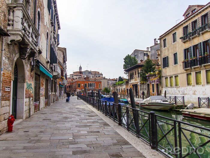 Fototapete Steinerne gasse in venedig