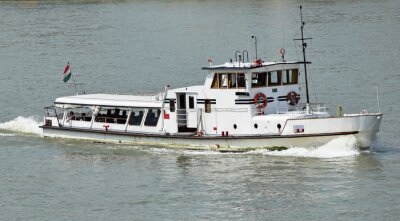 Fototapete Weißes Touristenschiff