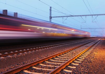 Poster Bahnhof und Zug in Bewegung