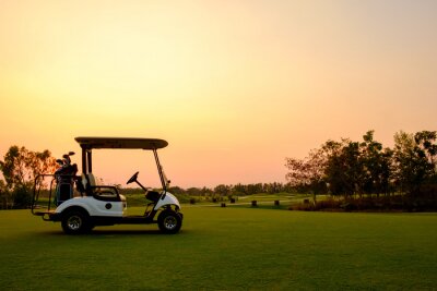 Poster Golfwagen auf Gras