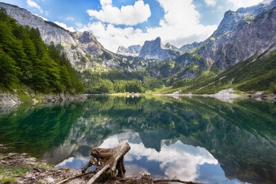 Grün Berge und Natur