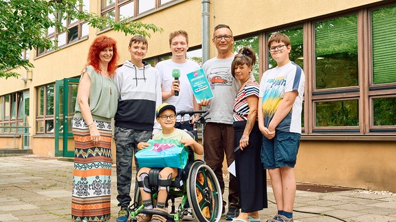 René Klingbeil, Hausmeister an der Regenbogenschule Dessau, wie ihn sich jeden Schule nur wünschen kann.