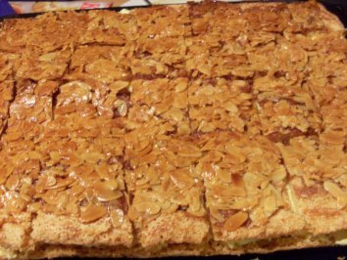 Bienenstich - Blechkuchen - Rezept