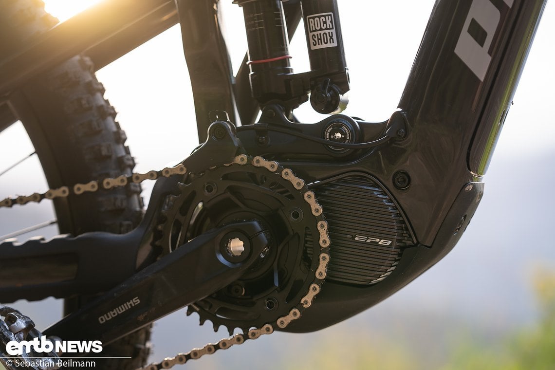 Angetrieben wird das E-Trailbike vom kraftvollen Shimano EP801-Motor