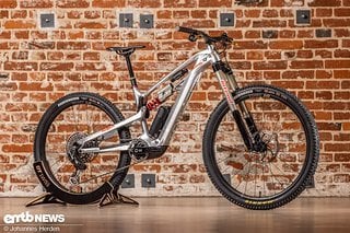 Alutech ePelmo – ein neu entwickeltes, stylisches Light-E-MTB mit Bosch SX-Motor, 160/150 mm Federweg und – in einer optimierten Ausstattungsvariante – 17,9 kg wiegen soll.